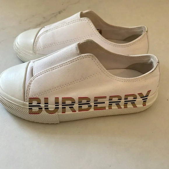 Burberry Kids Mini Larkhall IS (Toddler) size Europe 26 USA toddler 9 - Picture 4 of 11